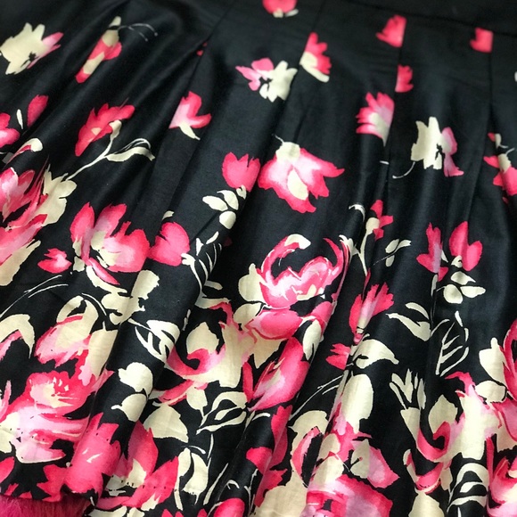 EASTER PLEATED FLORAL PINK, TAN &BLACK SKIRT SZ 16 - Picture 3 of 6